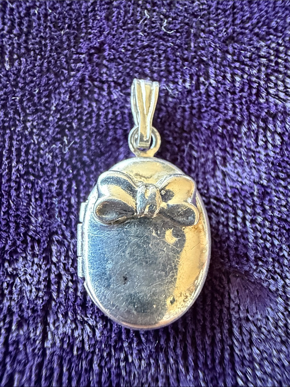 Vintage 925 sterling silver locket pendant with ribbon